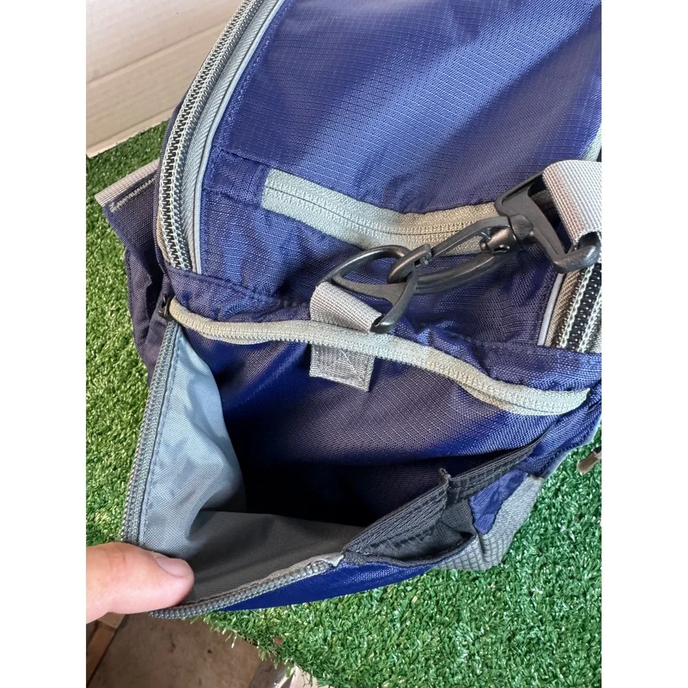 LL Bean Navy Blue Ripstop Nylon Small Duffel Bag Shoulder Strap Insulated Top
